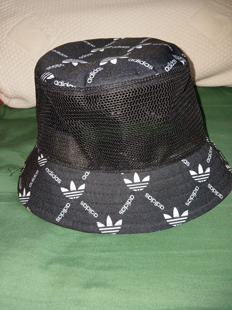 Нова панама Adidas.