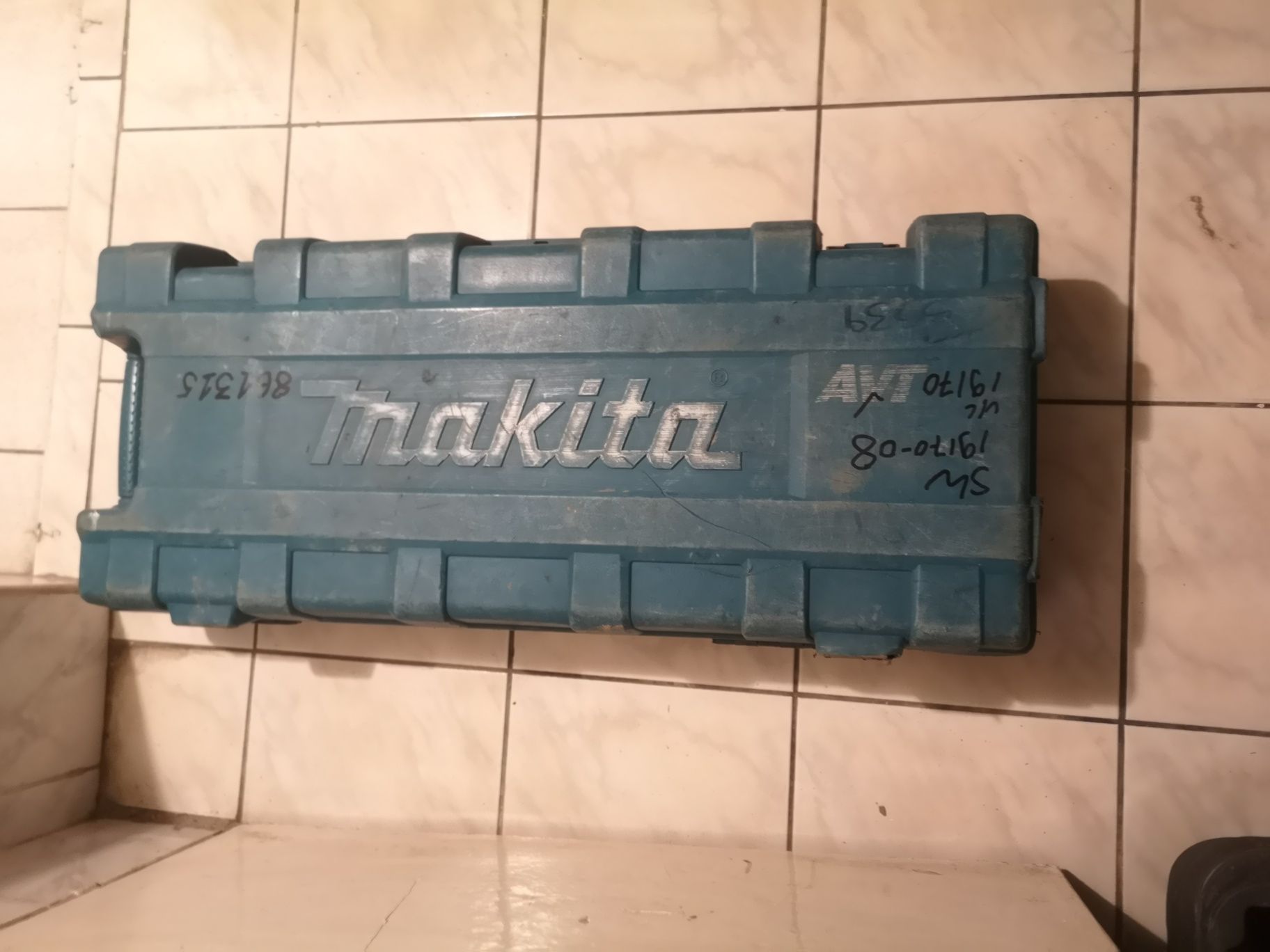 Młot wyburzeniowy MAKITA HM1317CB  1510W  26,5J