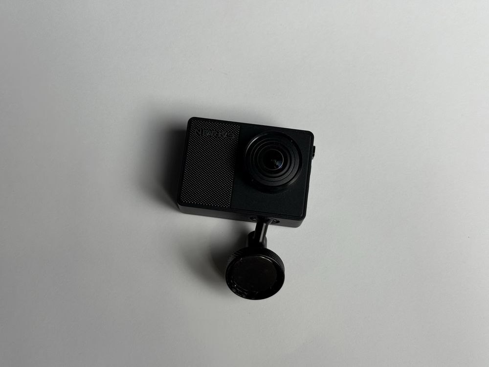 Відеореєстратор Garmin Dash Cam 67W