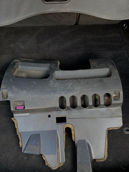 Бардачок А6с5 защіта Audi Пластик педаль a6c5