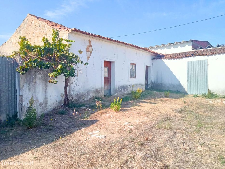 Moradia T7 com logradouro