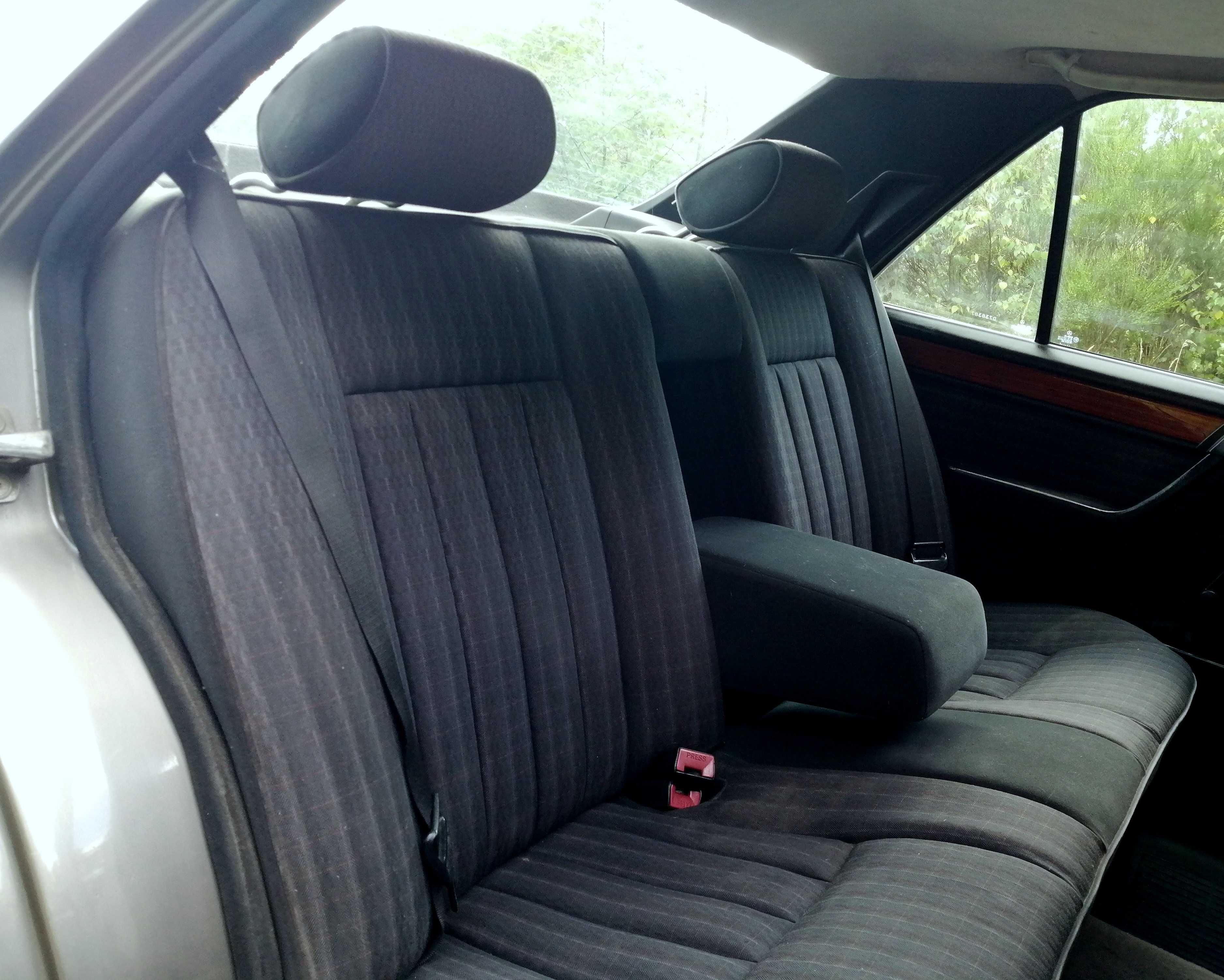 Mercedes Benz W 124 2,5 AUTOMAT 90 KM ALUFELGI Szyberdach SALON POLSKA