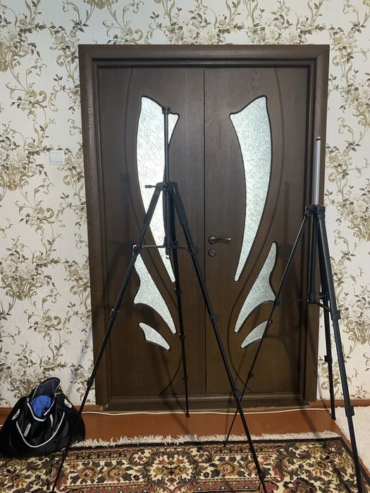 Штатив для камери (телефона) тринога,,, різної висоти,,,ціна договірна