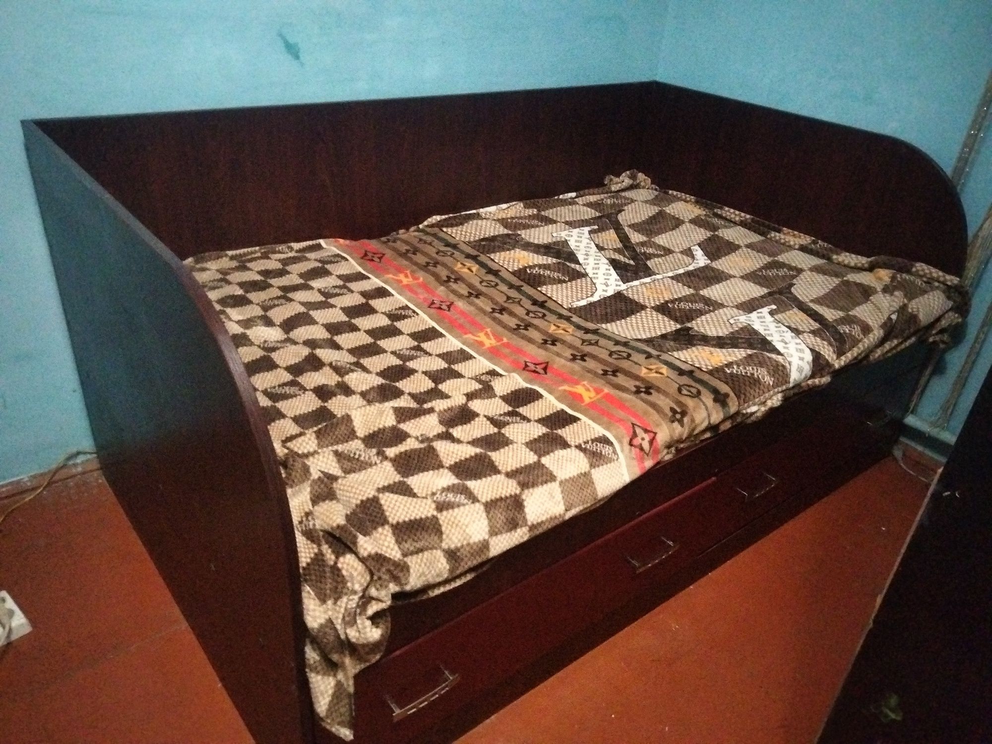 Ліжко без матрацу 1,70 м х 1,10м