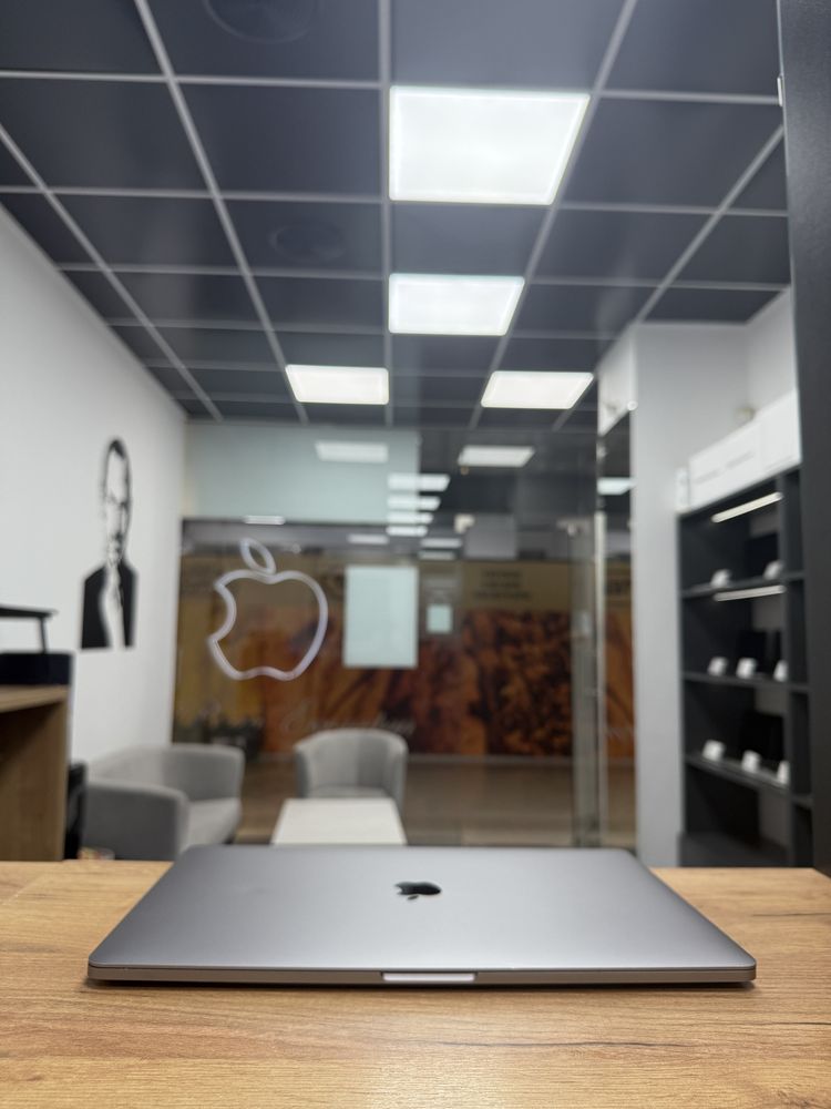 MacBook Pro 15 2018(2019) i7 • 16Gb • 256Gb 230 циклів Макбук Гарантія