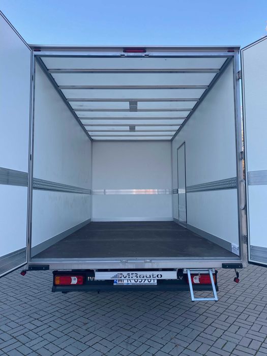 Wypożyczalnia aut dostawczych Śląsk – busy, plandeki, lawety, chłodnie