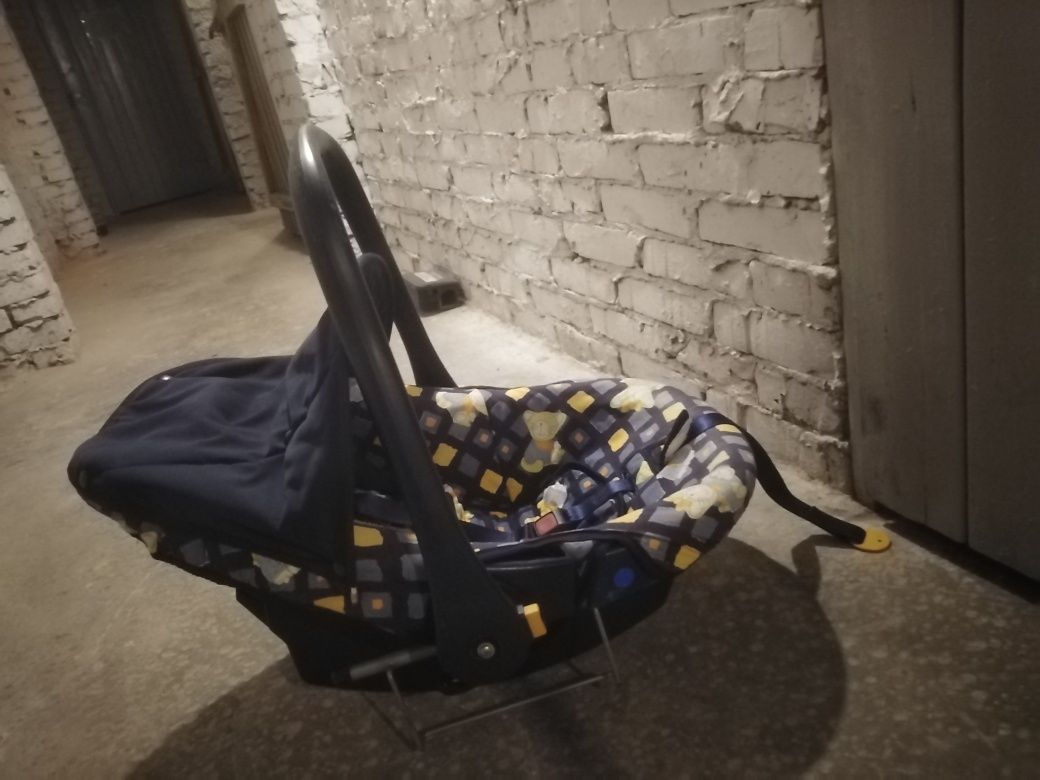 Wózek Deltim Fokus 3w1, gondola spacerówka i nosidełko
