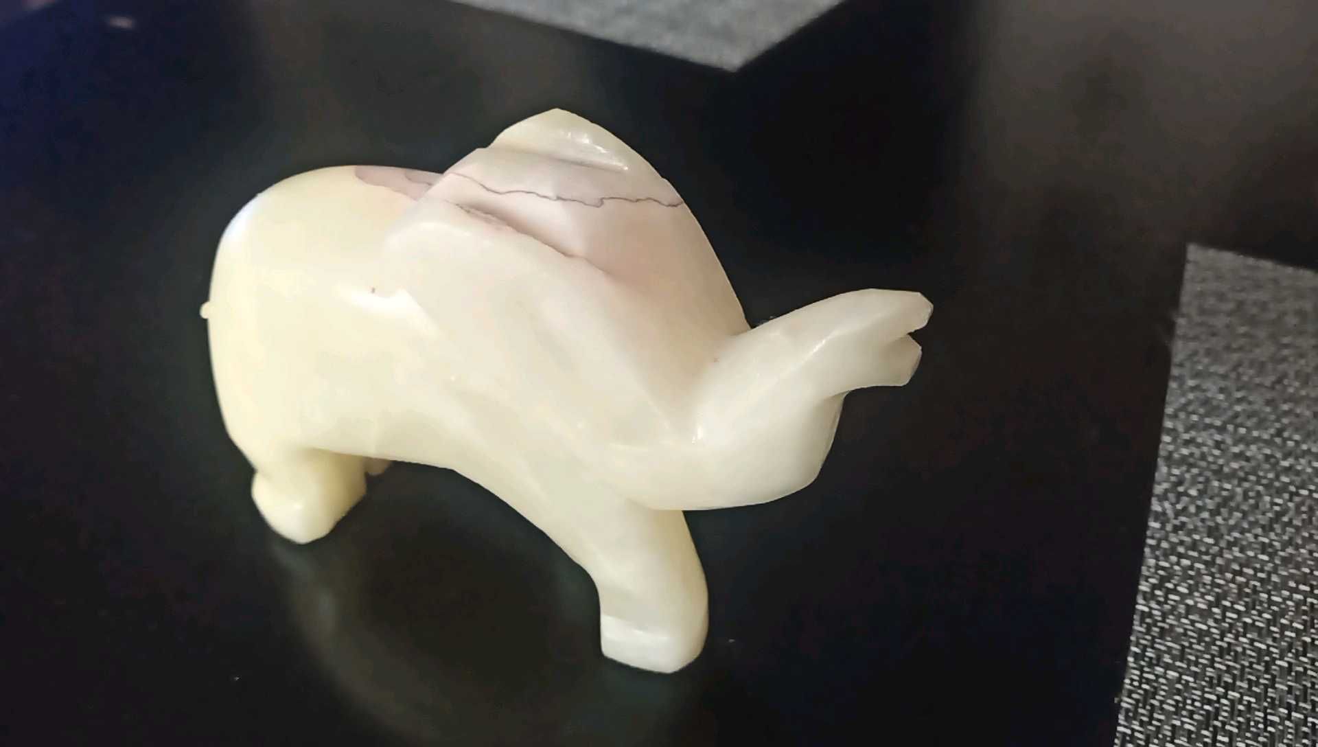 Słonik z Kamienia Onyx
