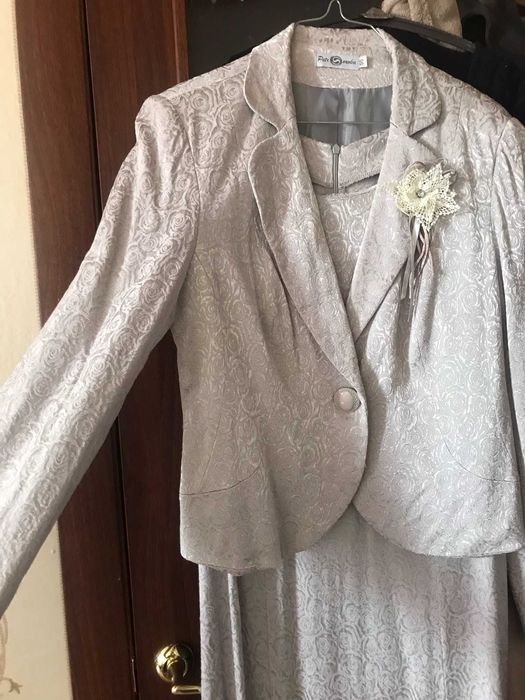 Костюм-двійка жіночий сріблястий святковий (сукня та піджак)