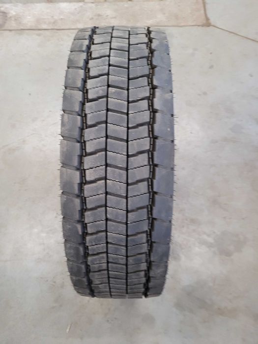Opona semperit 235/75 r 17,5
