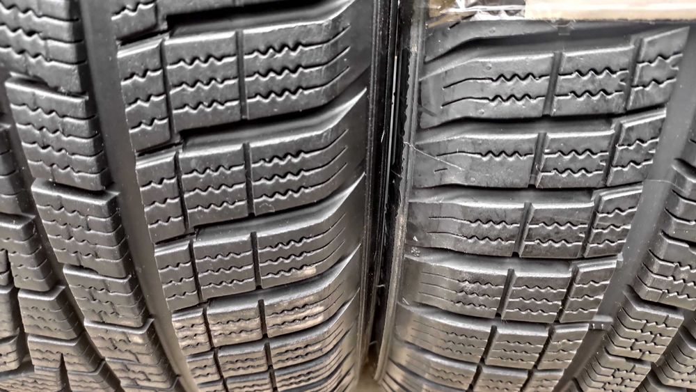 Шини 215/55R18. Hankook Winter. 8,2мм. 225