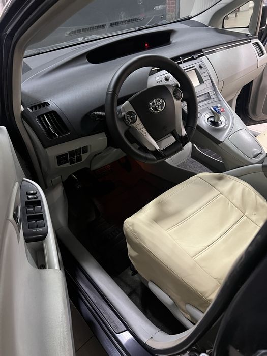 Продам Toyota Prius Hybrid 1.8