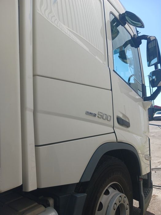 Camião Volvo 3 eixos, 500cv