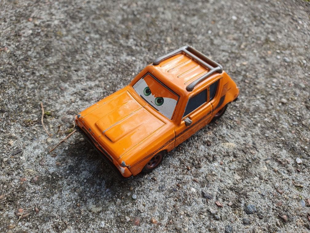 Samochodziki MATTEL z bajki Auta Zygzak McQueen, Cruz Ramirez i inne