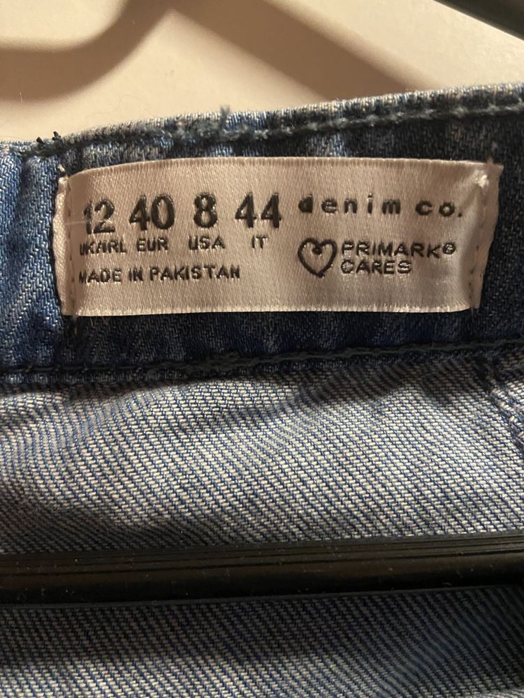 niebieska spodniczka jeansowa primark