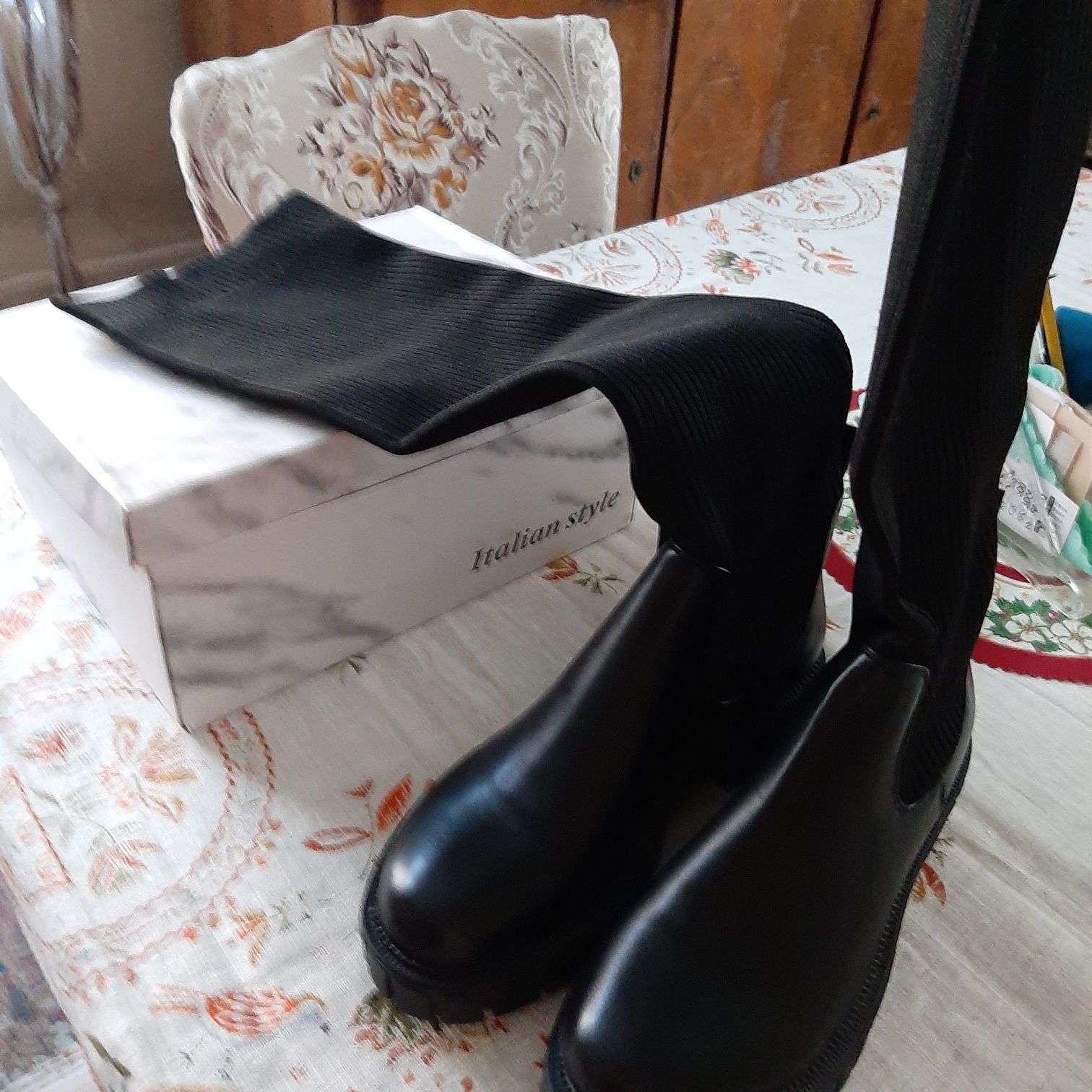 Nowe buty, czarne  za kolana.