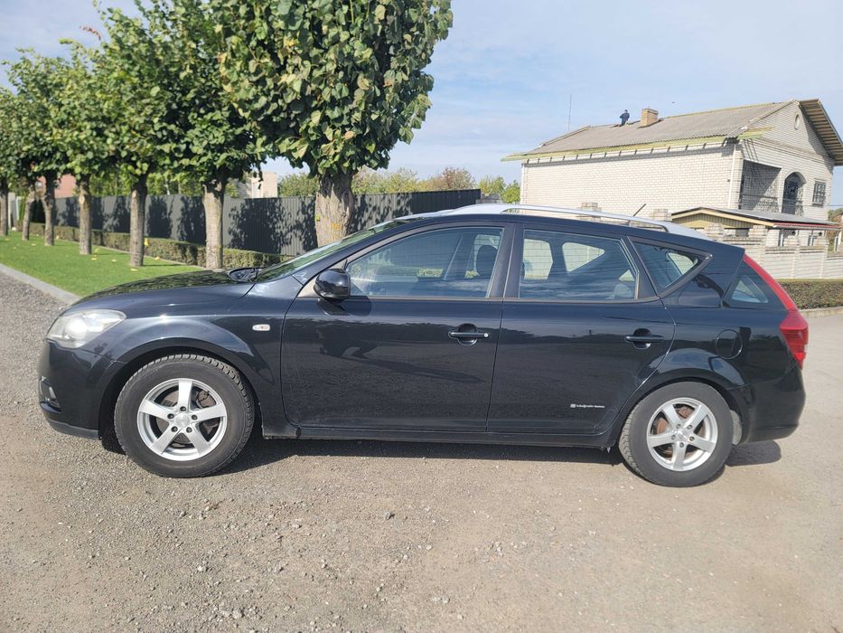 Kia Ceed 2009, 1.4 MT (90 к.с.)