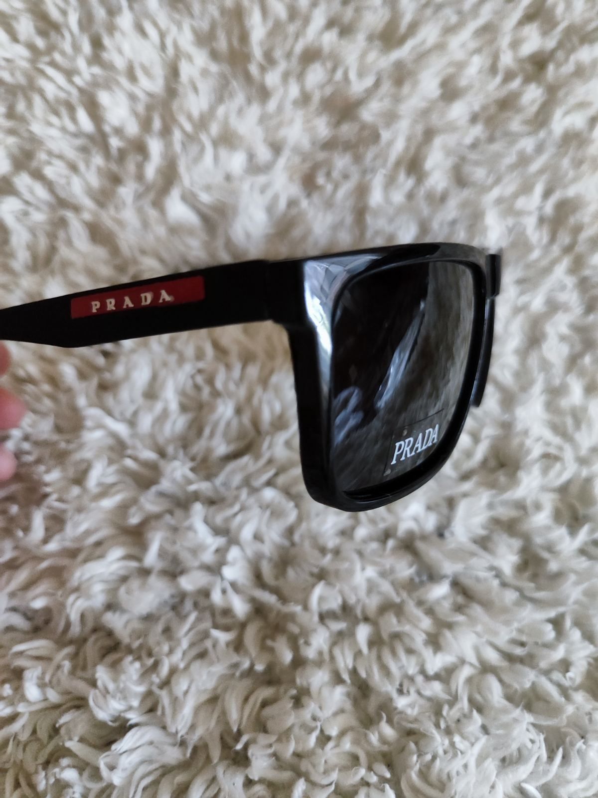 Prada окуляри Італія