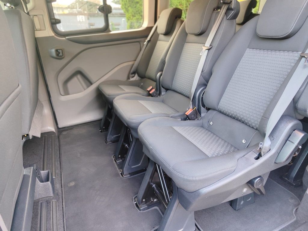 Ford Custom Long automat 9 osobowy Renault Trafic manual 2.0 Long