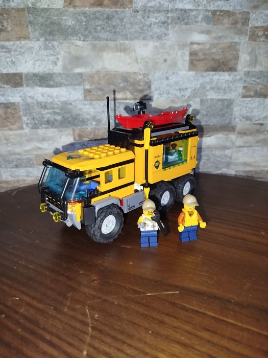 LEGO City 60160 Jungle Mobile Lab