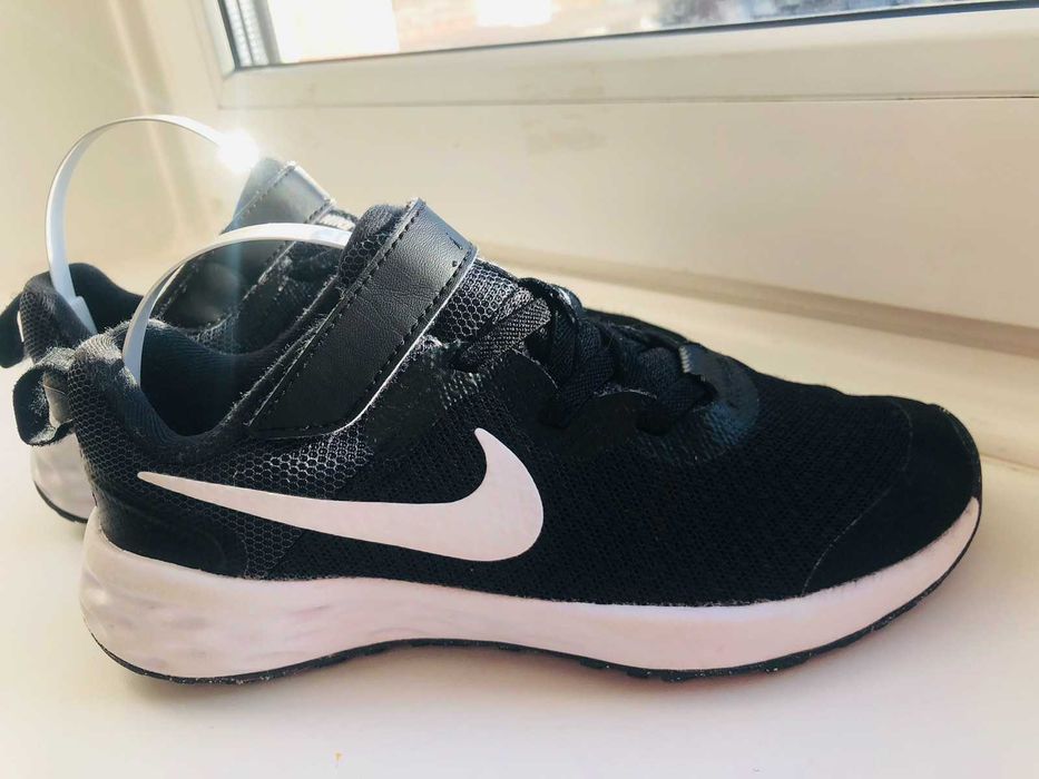 Кросівки дитячі Nike Running REVOLUTION 6  р. 31.5