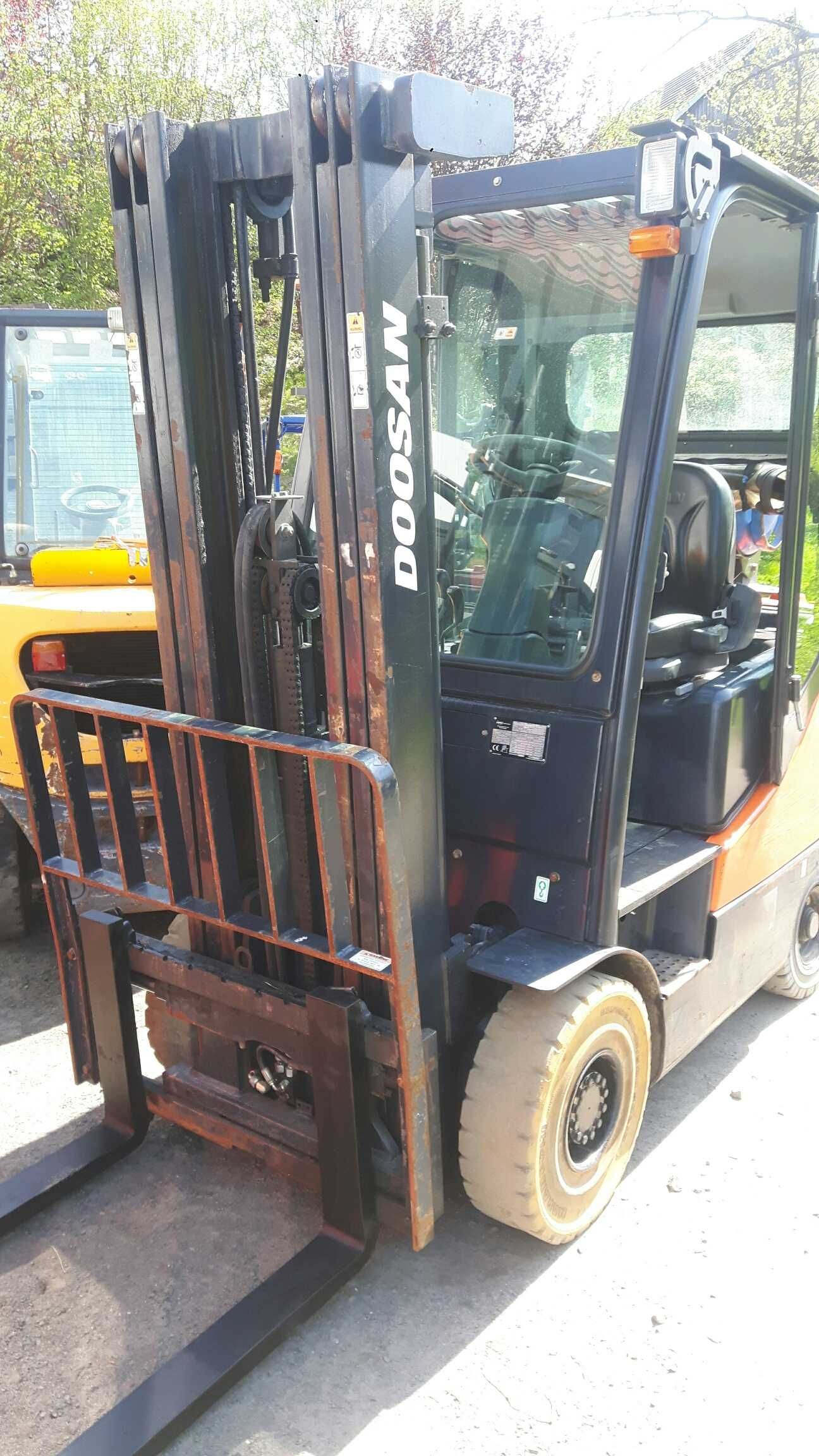 Wózek widłowy Doosan Triplex 2T 2600 mth