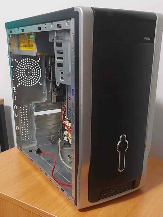 Cztery komputery - części podzespoły, ceny osobno