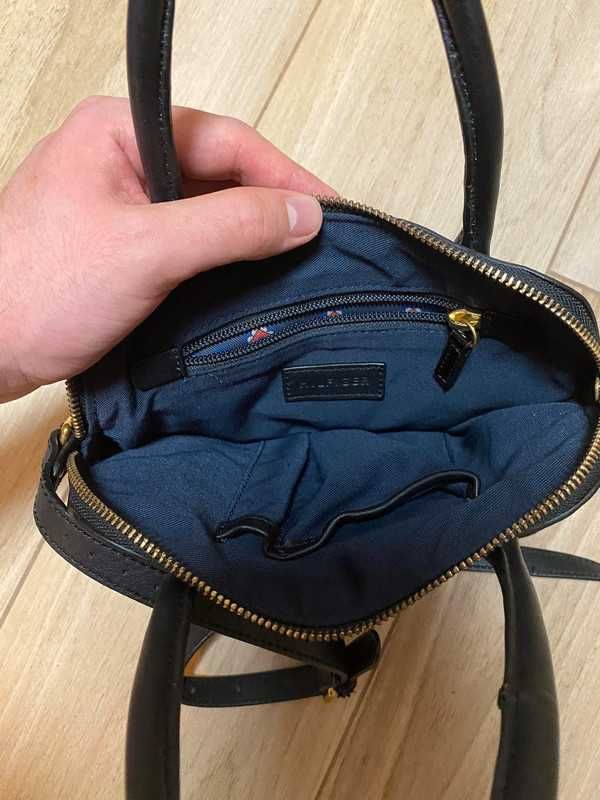 Damska czarna skórzana torebka Tommy Hilfiger