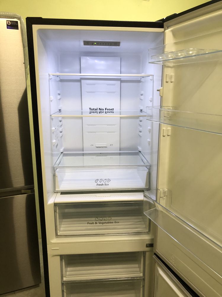 Холодильник Hisense RB440N4GBE