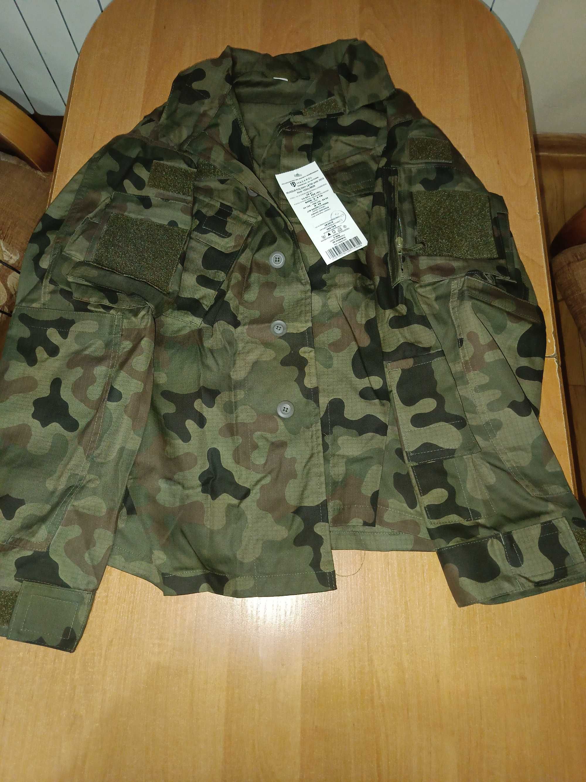 Mundur wojskowy męski (rozmiar M/XS)