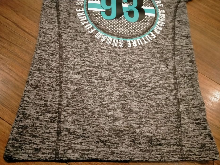 T-shirt sportowy r.128