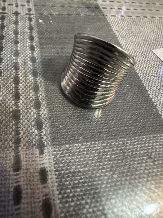 Pierscionek ze stali nierdzewnej