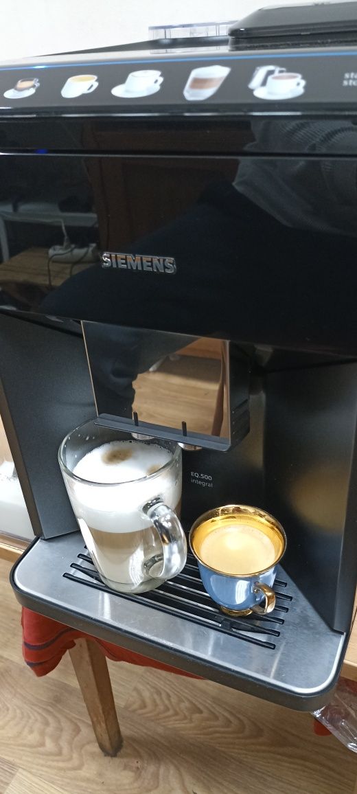 Кофемашина Siemens EQ500 (Молочник) из Германии.