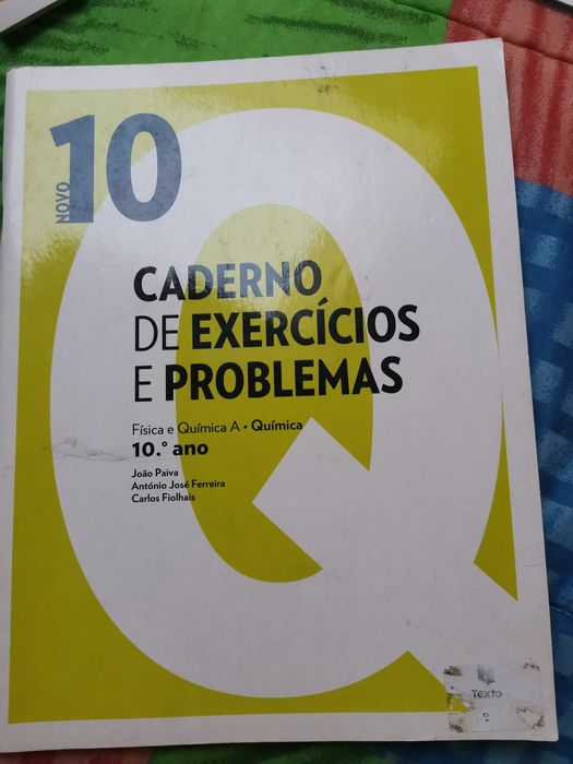 Cadernos novos de exercícios de Fisica e de Química de 10 ano