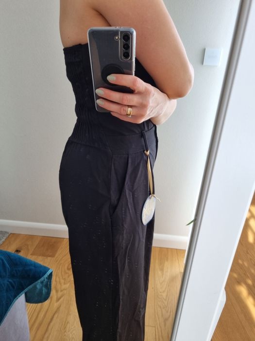 Czarny kombinezon