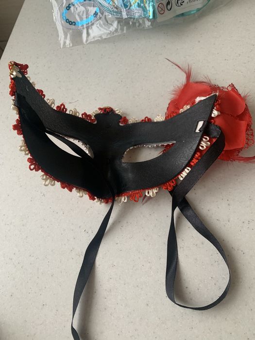 Карнавальні венеціанські маски