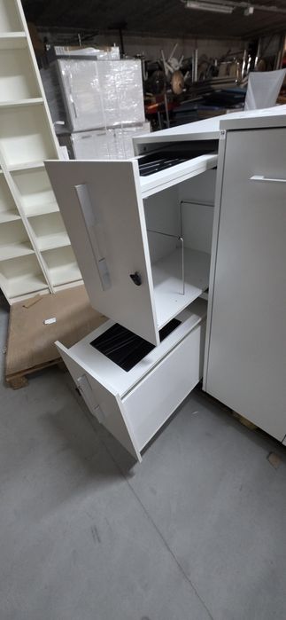 Szafki biurowe  magazynowe z wysuwem  cargo  solidne stan b.dobry