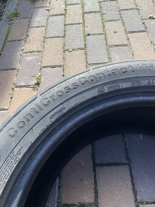 225/55/R18 Continental