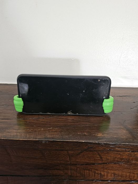 Suporte Criativo para Telemóvel