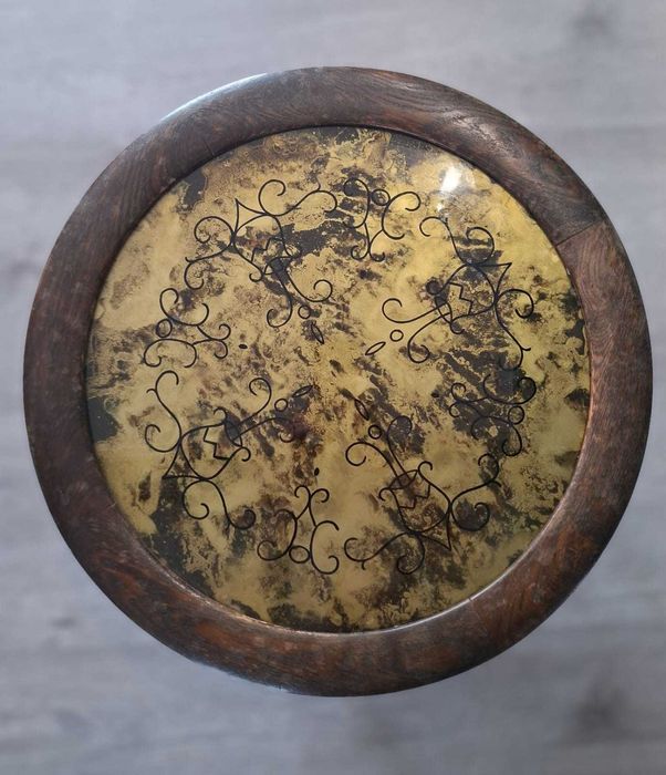 Na sprzedaż oryginalny, drewniany stolik.