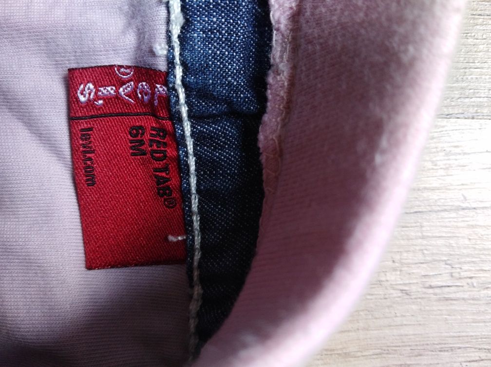 Spodnie/jeansy dziewczęce ocieplane marki Levis rozmiar ok. 62-68
