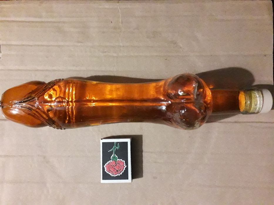 Продам бутылку в виде ( пениса)