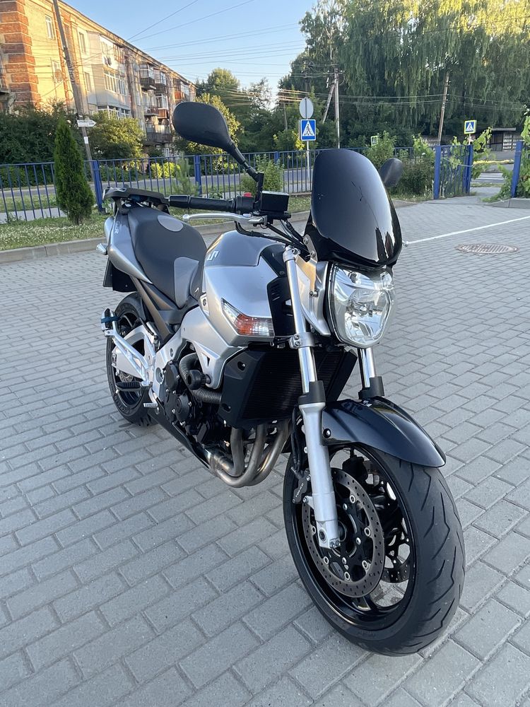 Suzuki GSR600 2005