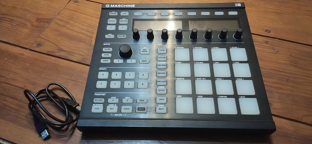 Native Instruments Maschine MKII