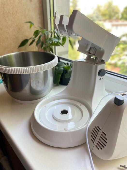 Продам миксер Kenwood с чашей