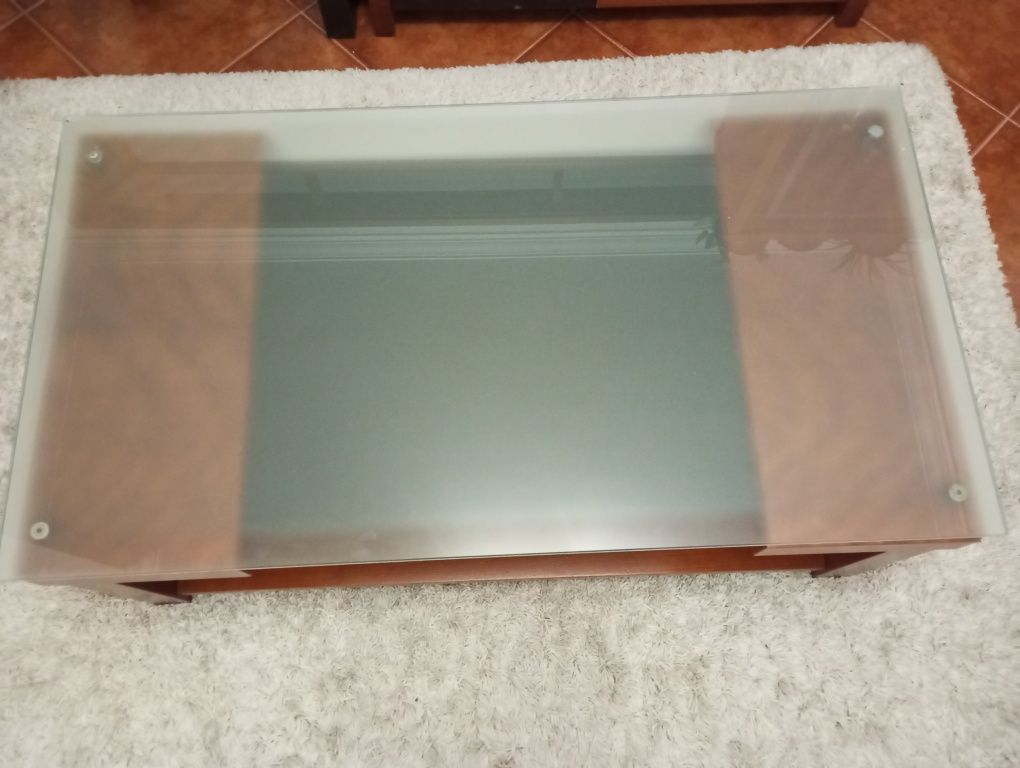 Mesa de centro com tampo em vidro fosco , mais mesa de jantar extensív