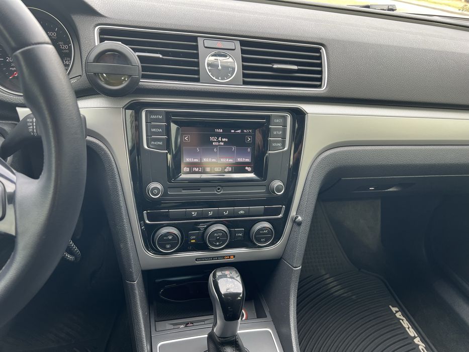 Продам Volkswagen Passat 2016 р