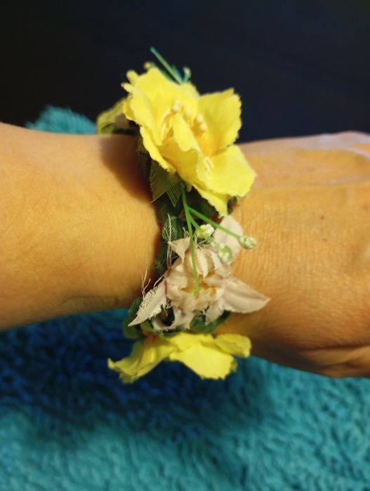 Pulseira com flores