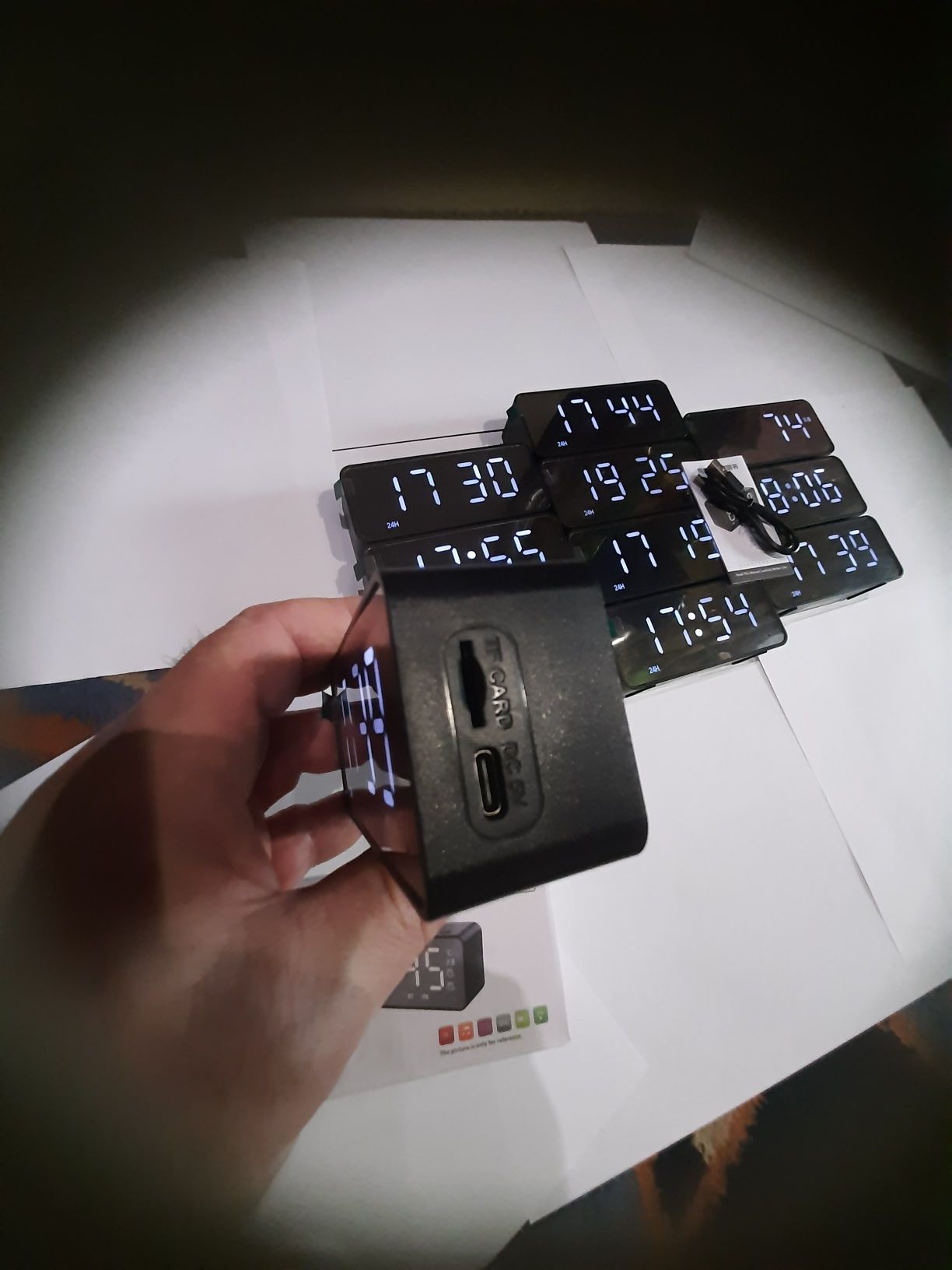 Компактные настольные часы с bluetooth G-50.