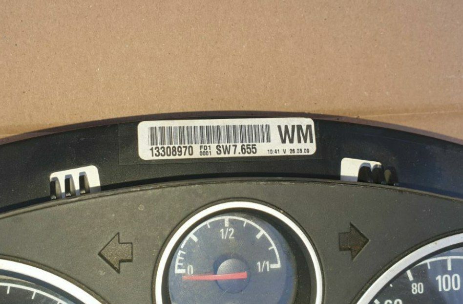 Приборна панель(щиток приборов)Opel Zafira B .Astra H .gm13308970